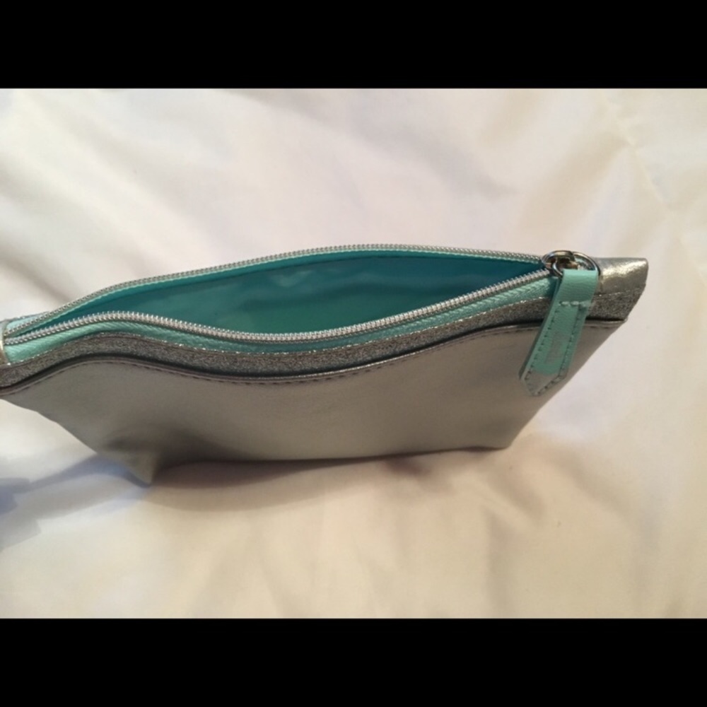 Makeup bag - Picture 2 of 2